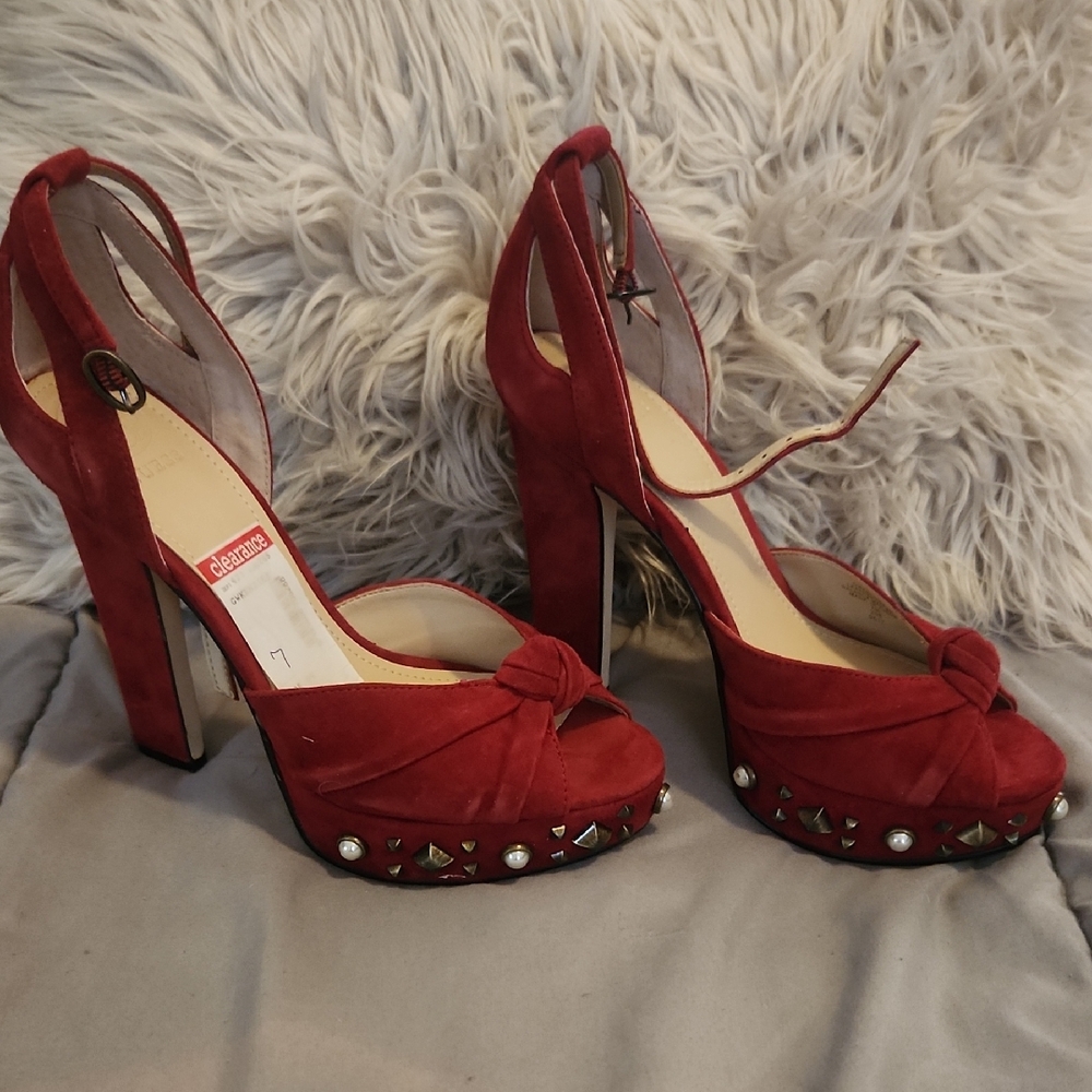 Guess Red Suede "Kenzie2" Platform Heels